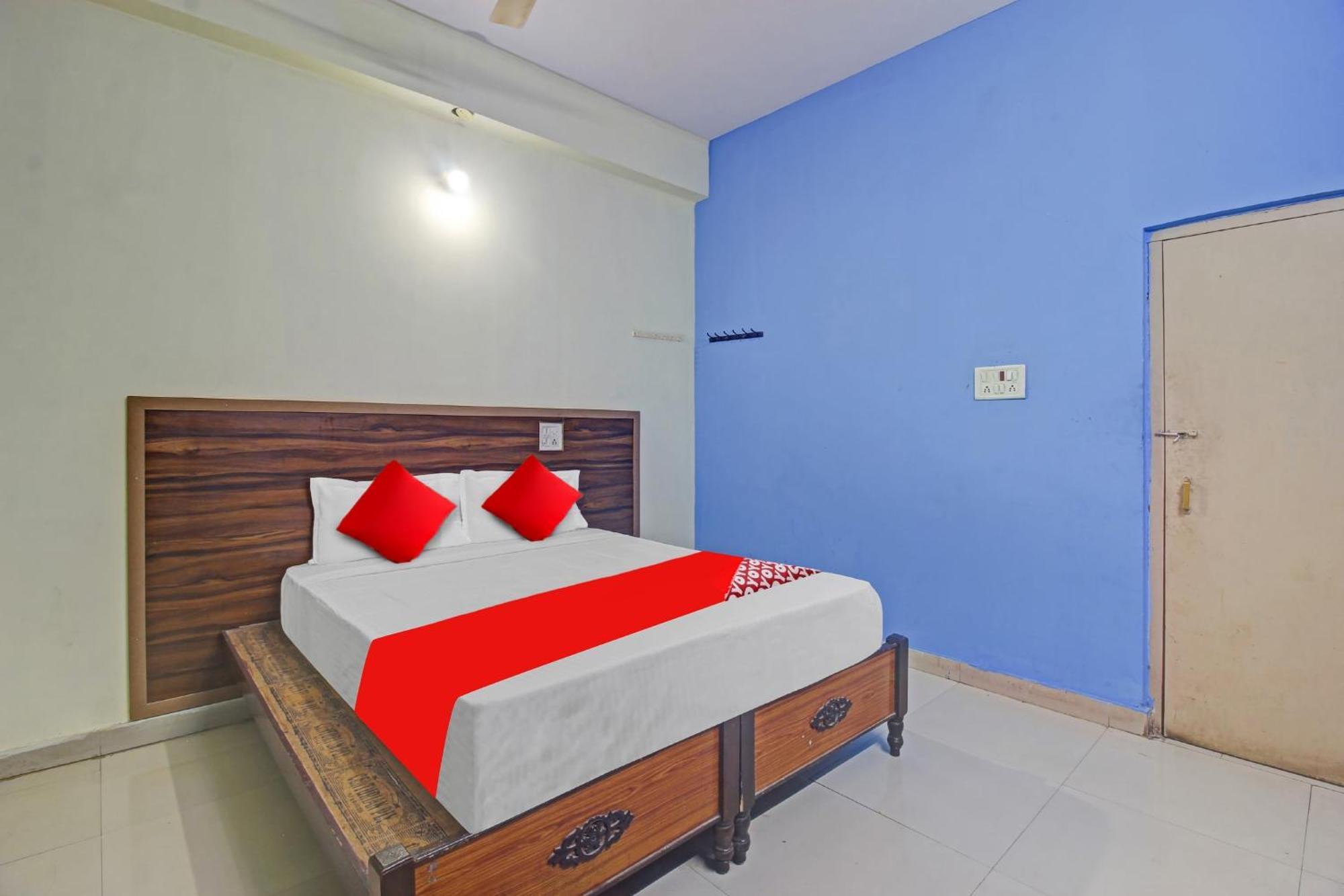 Hotel O Satya Inn Karimnagar Exterior photo